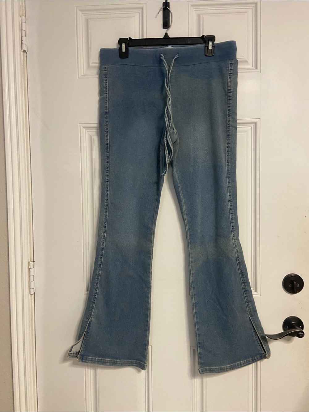 T43- NO BOUNDARIES Light Wash Stretch Pull-On Jeans